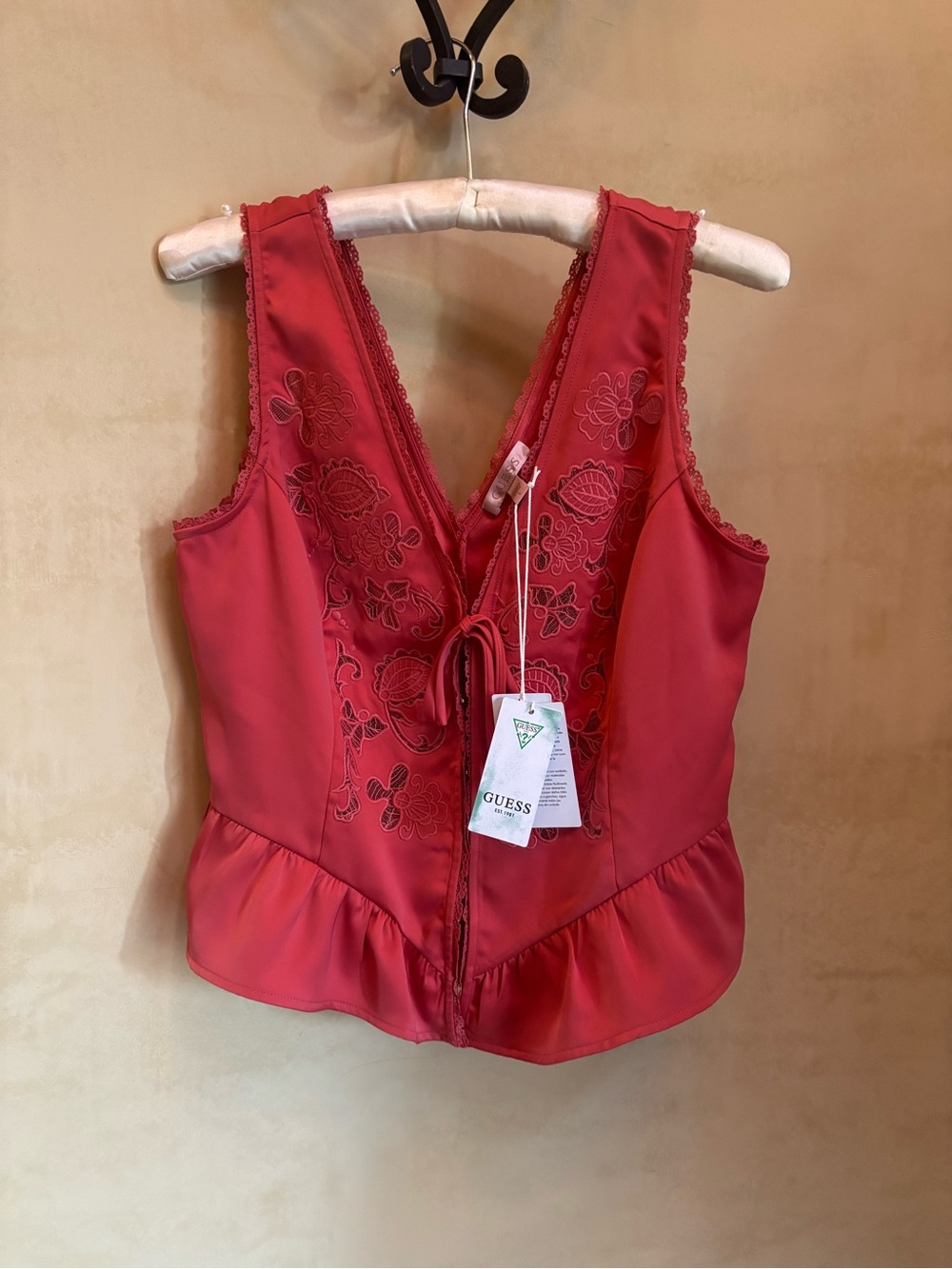 Guess Red-Orange Floral Embroidered V‑Neck Peplum Top - Picture 2 of 4